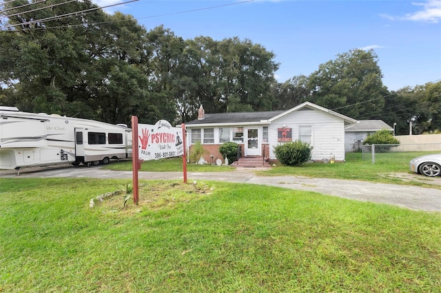 view of front of property with a front yard