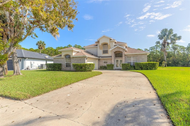 view of front of home featuring a front lawn