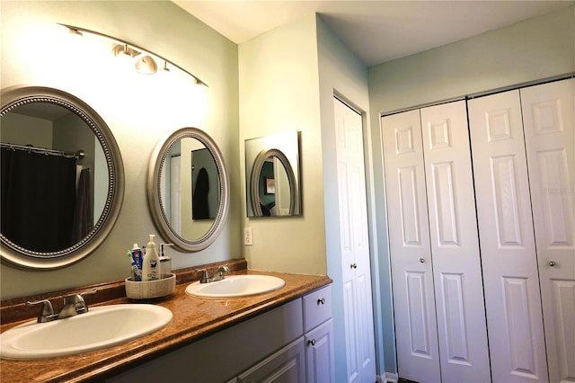 bathroom with vanity