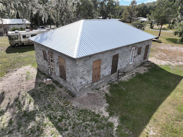 exterior space with a yard