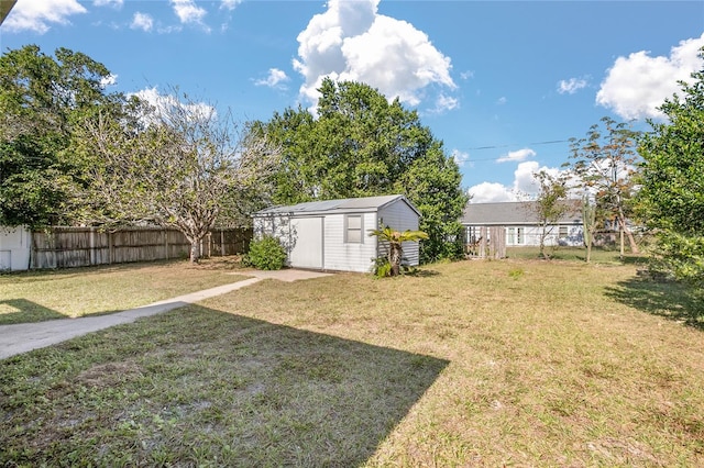 view of yard featuring a storage shed