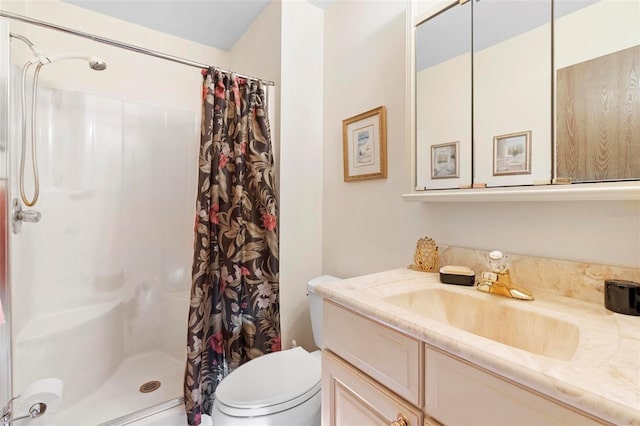 bathroom with a shower with curtain, toilet, and vanity