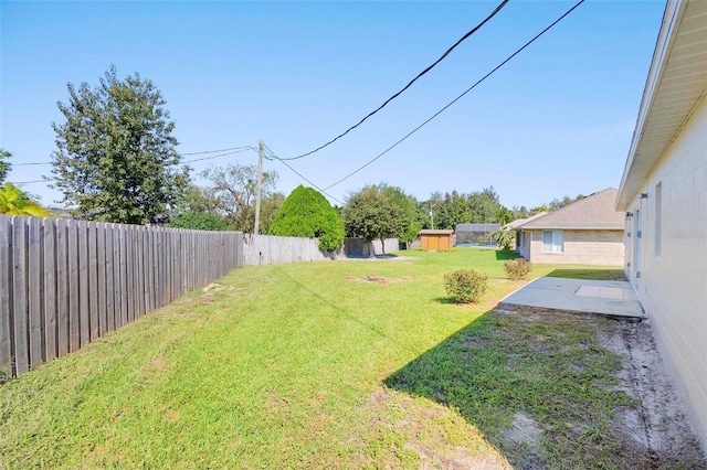 view of yard featuring a patio