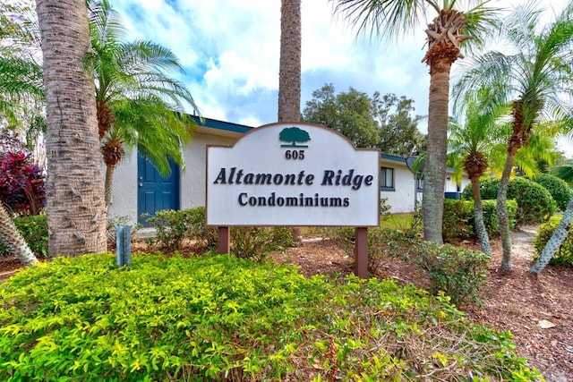 view of community / neighborhood sign