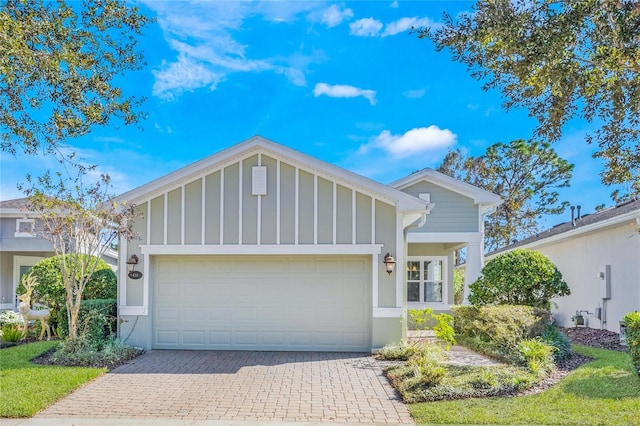 view of front of house featuring a garage