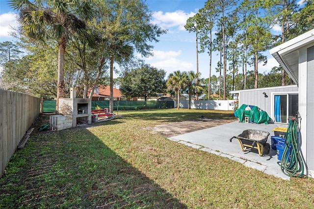 view of yard with a patio