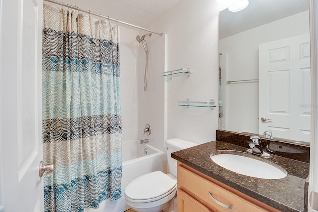 full bathroom with shower / bath combo with shower curtain, vanity, and toilet