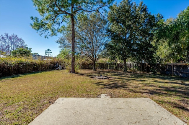 view of yard with a patio area