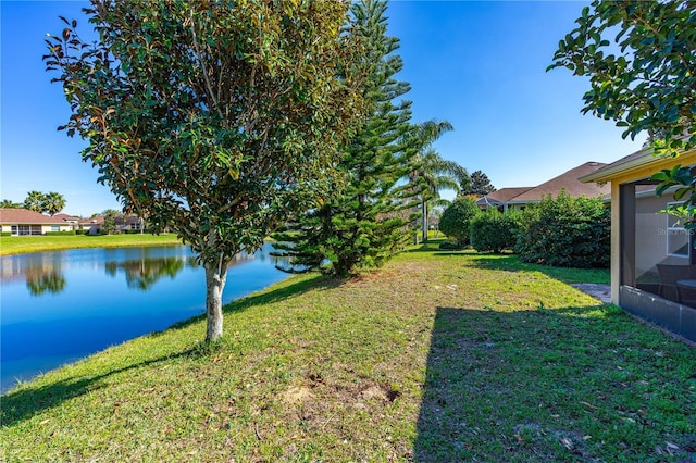 view of yard featuring a water view