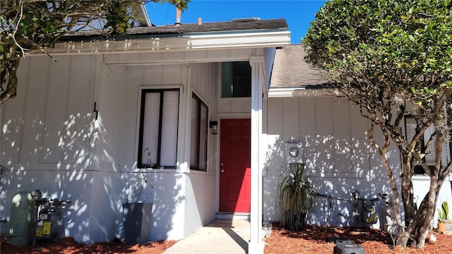 view of property entrance