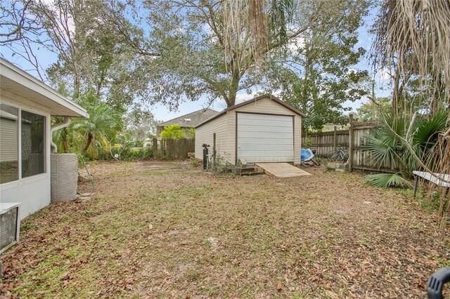 view of yard with a storage shed