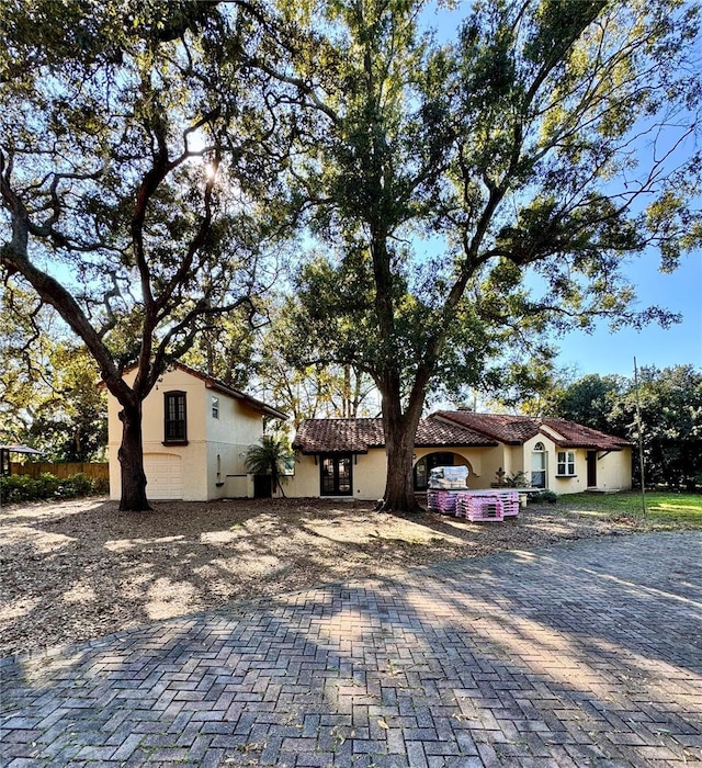 view of front of property