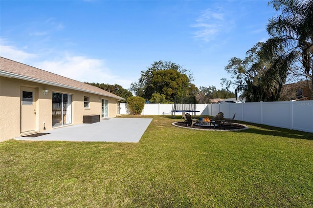 view of yard with a patio area