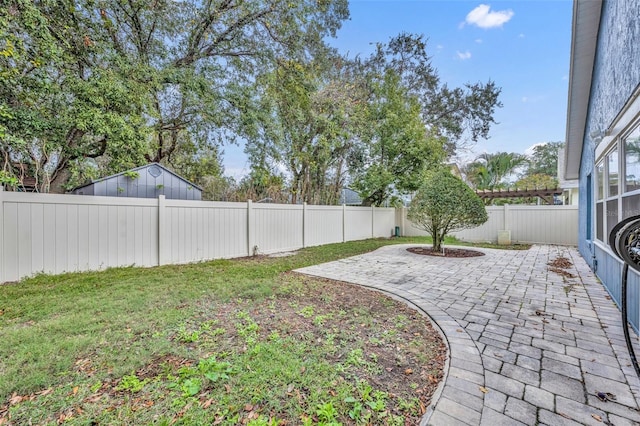 view of yard with a patio area