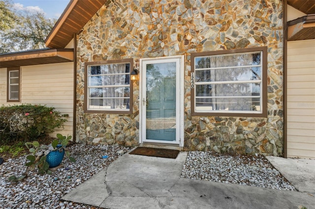 1240 W Voorhis Ave, Deland, FL 32720 - entrance to property featuring stone siding