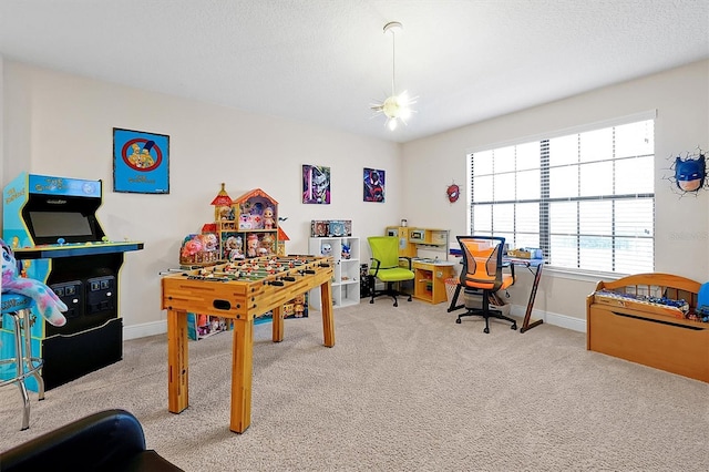 recreation room featuring carpet