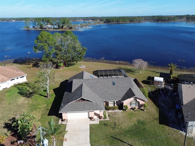 bird's eye view with a water view