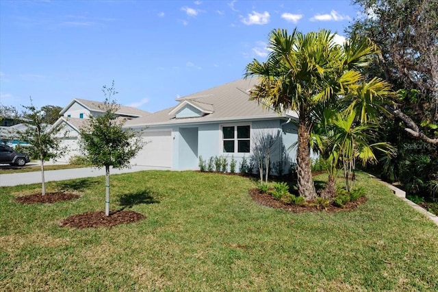 single story home featuring a front lawn