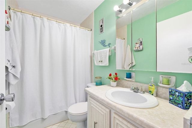 full bathroom with shower / tub combo with curtain, toilet, and vanity