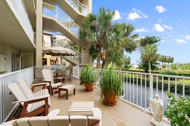 balcony with stairway