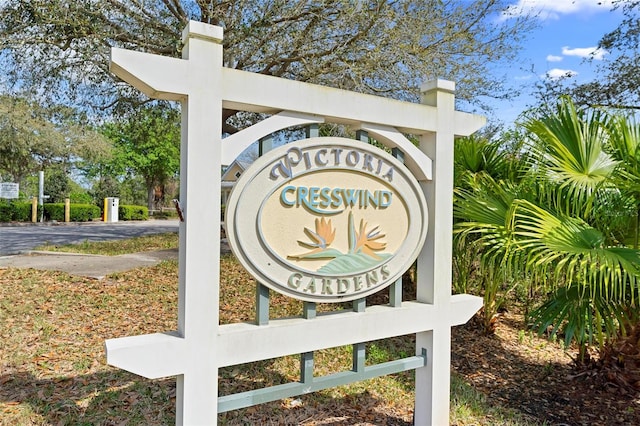 view of community / neighborhood sign