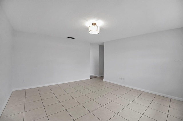 1986 Big Oak Dr, South Daytona, FL 32119 - unfurnished room featuring visible vents and baseboards