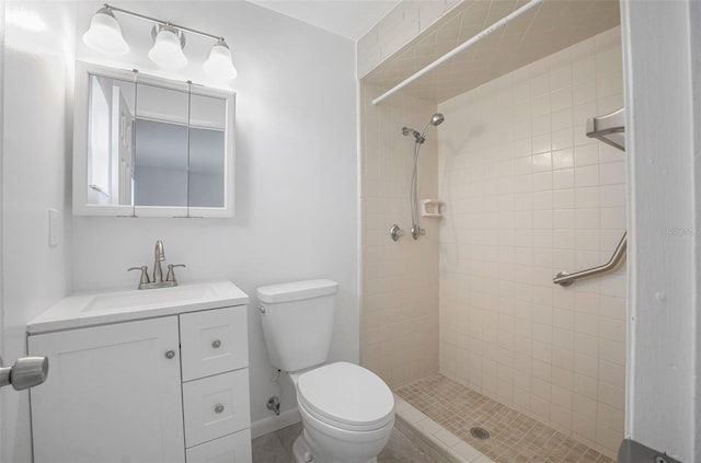 1986 Big Oak Dr, South Daytona, FL 32119 - full bathroom featuring a tile shower, toilet, and vanity