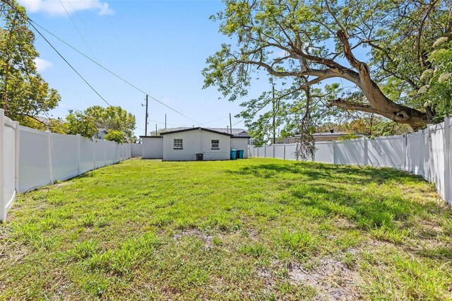 view of yard featuring a fenced backyard