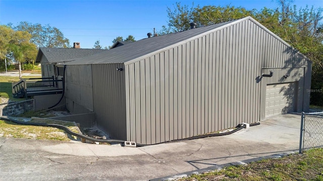 view of outbuilding with driveway