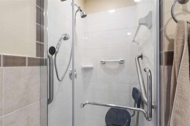 723 Pelican Ct, Kissimmee, FL 34759 - full bath featuring a stall shower