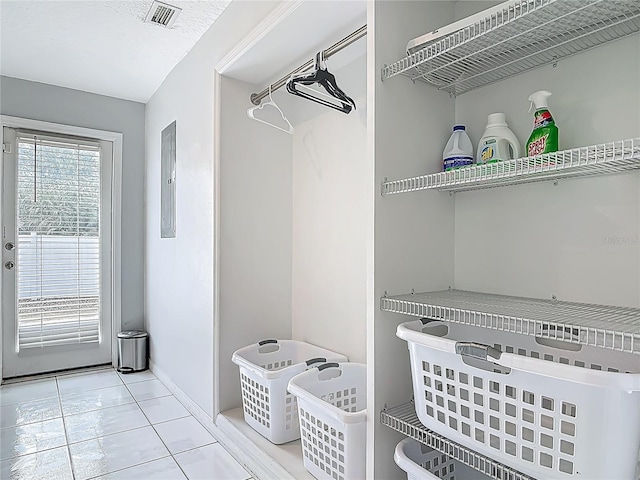 1578 Stone Trl, Deltona, FL 32725 - laundry room with baseboards