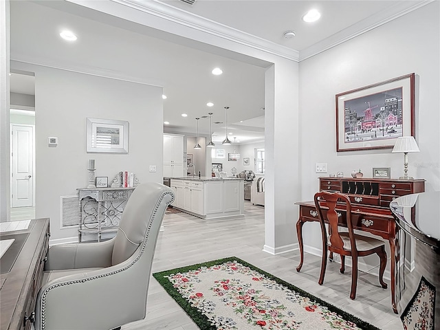 425 Wedgeworth Ln, Deland, FL 32724 - interior space with crown molding, light wood finished floors, baseboards, visible vents, and recessed lighting