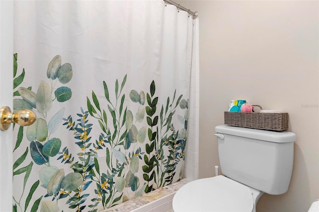 732 Mockingbird Ln, Deland, FL 32720 - full bath with toilet and a shower with shower curtain