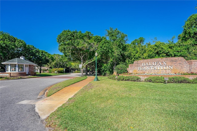 2901 Monaghan Dr, Ormond Beach, FL 32174 - exterior space with a yard