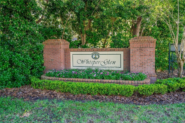 view of community / neighborhood sign