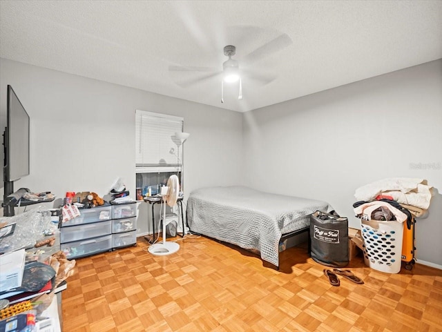 bedroom featuring ceiling fan