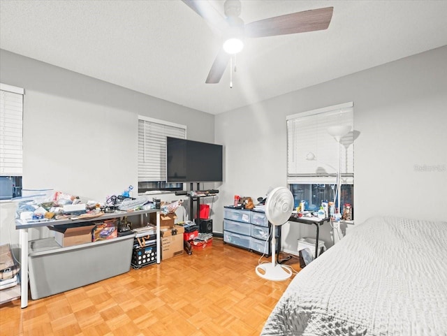 bedroom with ceiling fan