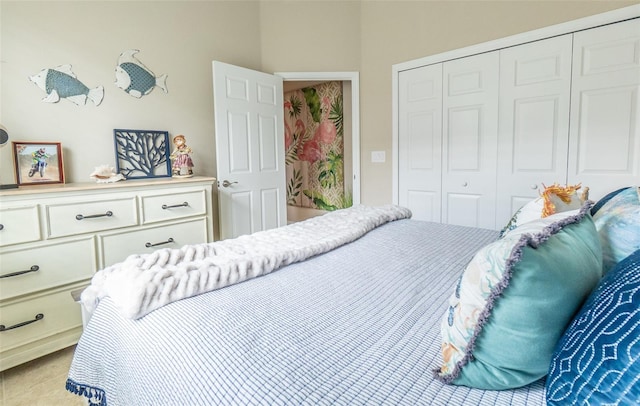 bedroom with a closet