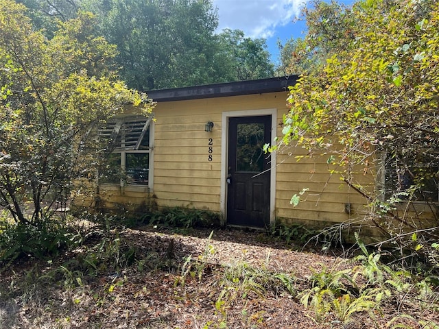 view of property entrance