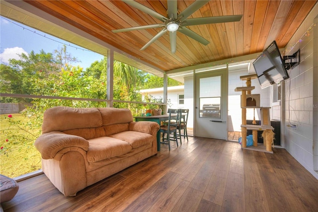 view of sunroom / solarium