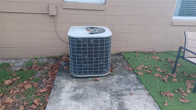 921 Valleydale Ave, Deland, FL 32720 - photo 27