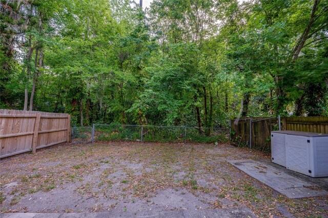 818 Sugar House Blvd, Port Orange, FL 32129 - view of fenced backyard
