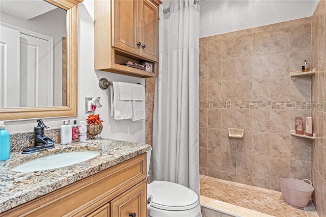 4604 Barbados Loop, Clermont, FL 34711 - bathroom with a tile shower, vanity, and toilet