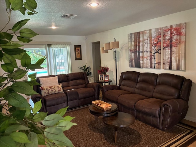 516 Hickorywood Ave, Altamonte Springs, FL 32714 - living area with a textured ceiling and recessed lighting