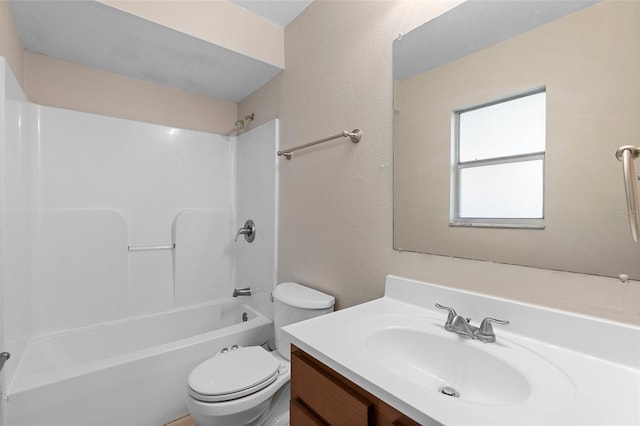 541 Northwestern Ave, Altamonte Springs, FL 32714 - full bath featuring toilet, vanity, bathing tub / shower combination, and a textured wall