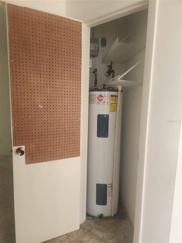 8 Oxford Ln, Palm Coast, FL 32137 - utility room with water heater