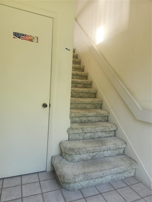 8 Oxford Ln, Palm Coast, FL 32137 - stairs with tile patterned floors
