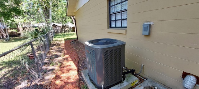 1621 Anniston Ave, Daytona Beach, FL 32117 - exterior view of cooling unit and fence