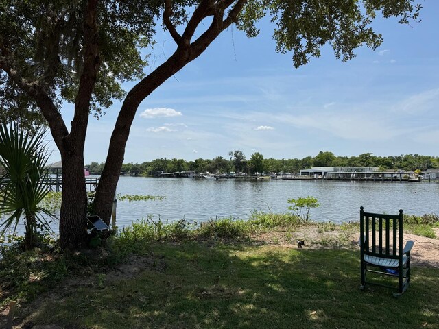 1570 Riveredge Ct, Astor, FL 32102