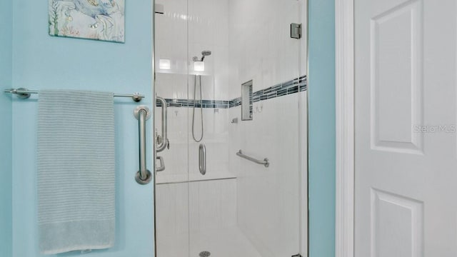 302 Tammie Sue Ln, Deland, FL 32724 - bathroom with a shower stall